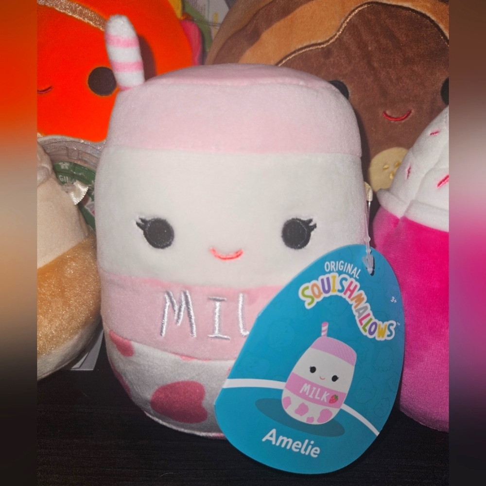 NWT Squishmallows Amelie the Strawberry 🍓 Milk 🥛 5"